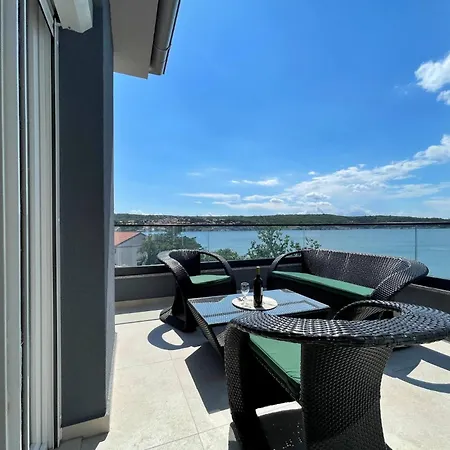 Punta - Luxury With Pool Silo (Krk)