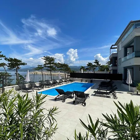 Gostinjska kuća Punta - Luxury With Pool Silo (Krk)