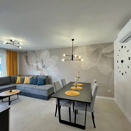 Punta - Luxury With Pool بيت ضيافة 5*