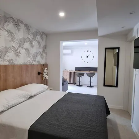 Punta - Luxury With Pool 5* Silo (Krk)