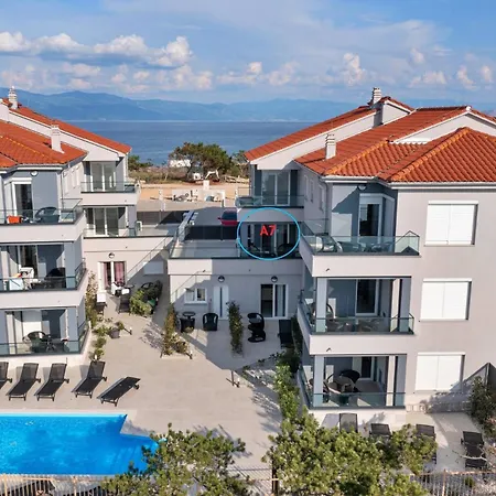Gostinjska kuća Punta - Luxury With Pool