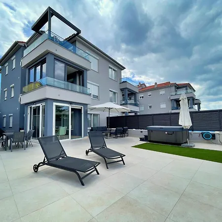 Punta - Luxury With Pool 5* Silo (Krk)