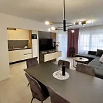 Punta - Luxury With Pool Πανσιόν Šilo
