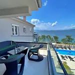 Punta - Luxury With Pool Πανσιόν