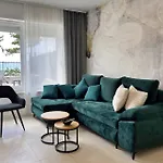 Πανσιόν Punta - Luxury With Pool 5*
