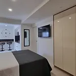 Πανσιόν Punta - Luxury With Pool