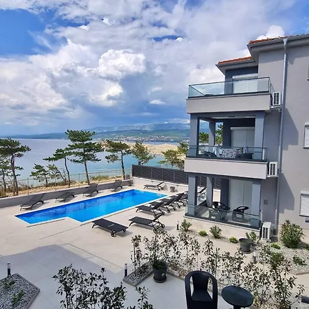 Punta - Luxury With Pool 5*