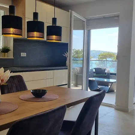 Punta - Luxury With Pool 5* Šilo