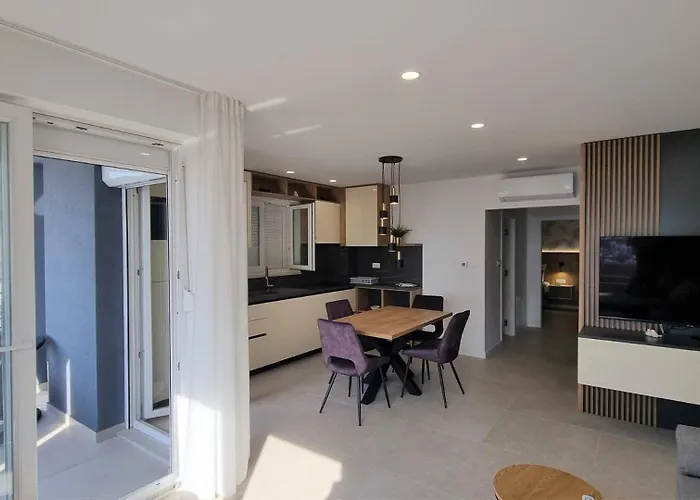 Punta - Luxury With Pool 5*