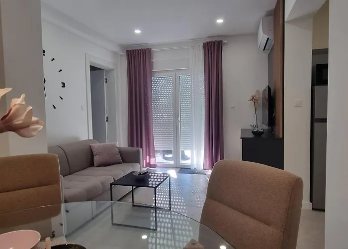 Punta - Luxury With Pool Gasthof Šilo