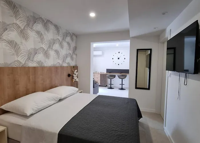 Punta - Luxury With Pool 5* Šilo