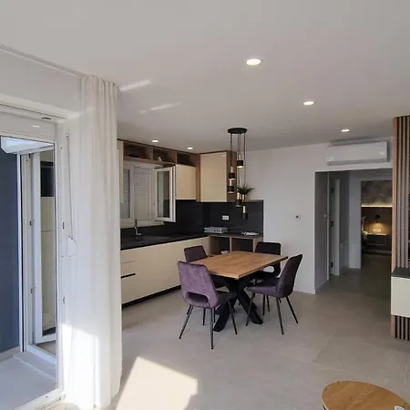 Punta - Luxury With Pool 5*