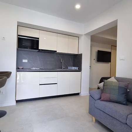 Punta - Luxury With Pool 5* Šilo