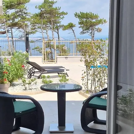 Punta - Luxury With Pool 5* Šilo